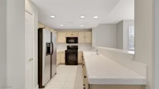 Photo #3: 2704062 Listing 
