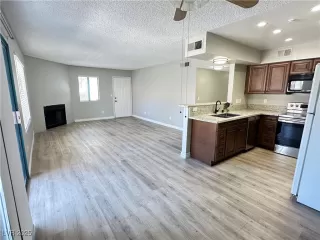 Photo #2: 2704072 Listing 