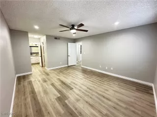 Photo #4: 2704072 Listing 