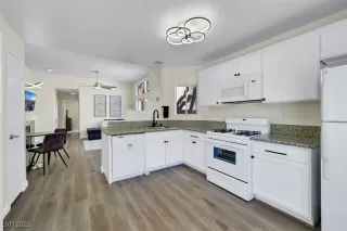 Photo #2: 2704089 Listing 