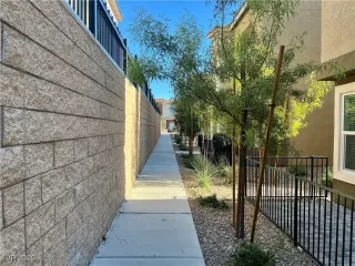 Photo #4: 2704092 Listing 