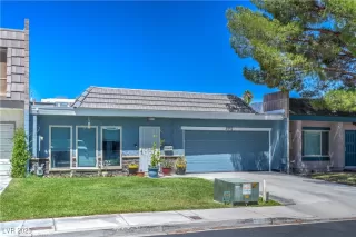 Photo #1: 2704096 Listing