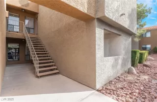 Photo #4: 2704098 Listing 