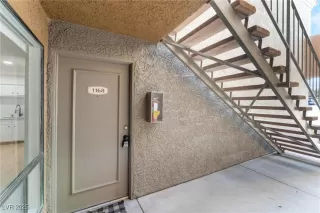 Photo #5: 2704098 Listing 