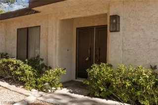 Photo #3: 2704128 Listing