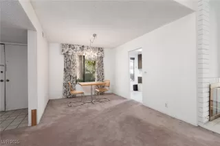 Photo #5: 2704128 Listing