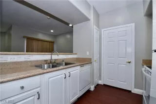 Photo #1: 2704136 Listing 