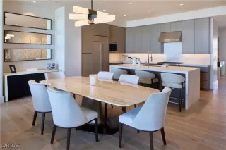 Photo #5: 2704137 Listing 