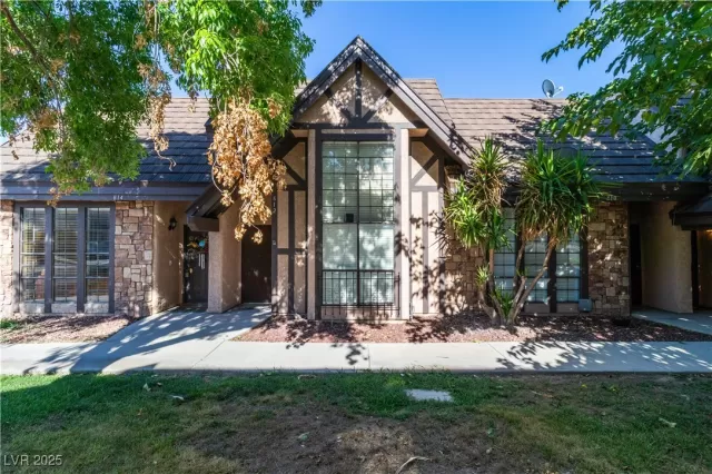 MLS: 2704167 Condo For Sale