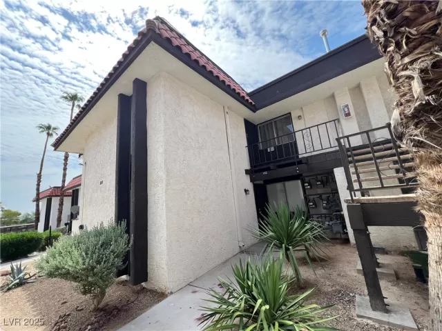 MLS: 2704188 Condo For Sale