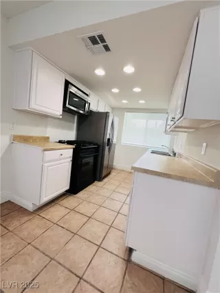 Photo #4: 2704188 Listing 