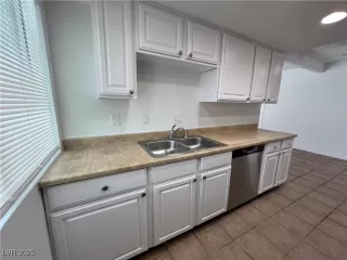 Photo #5: 2704188 Listing 