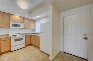 Photo #3: 2704201 Listing 