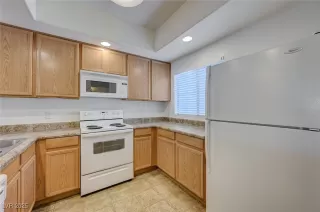 Photo #4: 2704201 Listing 