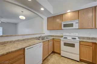 Photo #5: 2704201 Listing 