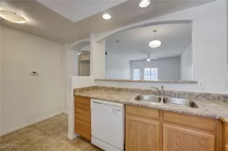 Photo #6: 2704201 Listing 