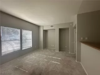 Photo #5: 2704215 Listing