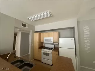 Photo #6: 2704215 Listing