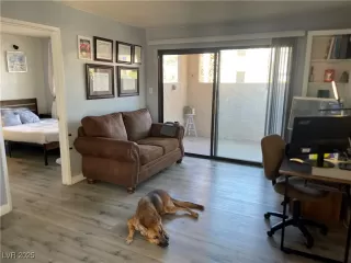 Photo #6: 2704216 Listing