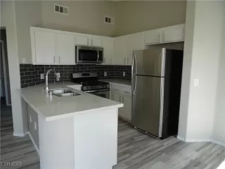 Photo #5: 2704220 Listing 