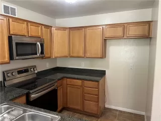 Photo #3: 2704254 Listing