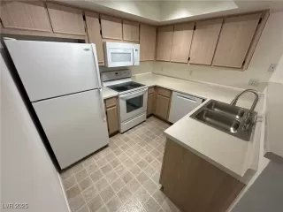 Photo #2: 2704267 Listing 