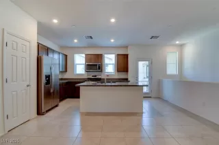 Photo #3: 2704291 Listing 