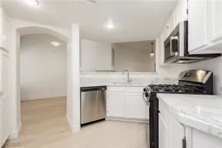 Photo #1: 2704300 Listing