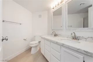 Photo #3: 2704300 Listing