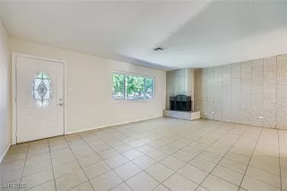 Photo #2: 2704320 Listing