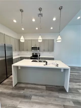 Photo #5: 2704326 Listing 