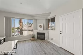 Photo #4: 2704352 Listing 