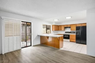 Photo #5: 2704362 Listing 