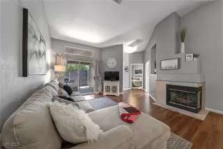 Photo #6: 2704368 Listing 