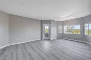 Photo #2: 2704381 Listing 