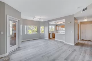 Photo #5: 2704381 Listing 