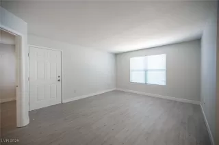 Photo #2: 2704416 Listing 