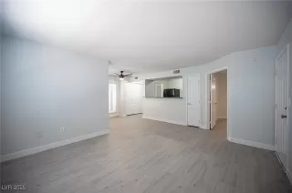 Photo #3: 2704416 Listing 