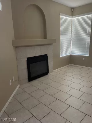 Photo #2: 2704427 Listing