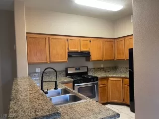 Photo #4: 2704427 Listing