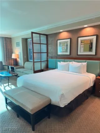 Photo #3: 2704435 Listing