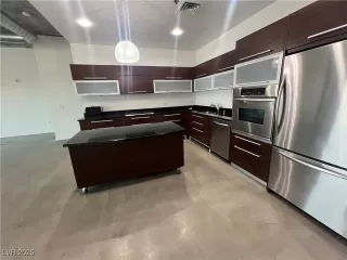 Photo #5: 2704437 Listing 