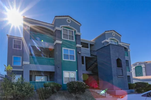 MLS: 2704473 Condo For Sale