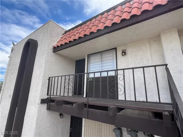 MLS: 2704485 Condo For Sale