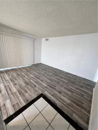 Photo #2: 2704485 Listing 