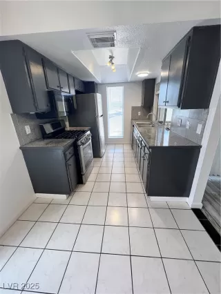 Photo #6: 2704485 Listing 