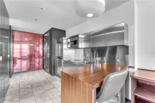 Photo #5: 2704496 Listing