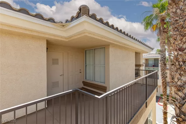 MLS: 2704515 Condo For Sale