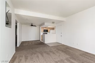 Photo #4: 2704521 Listing 