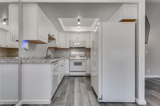 Photo #5: 2704528 Listing 